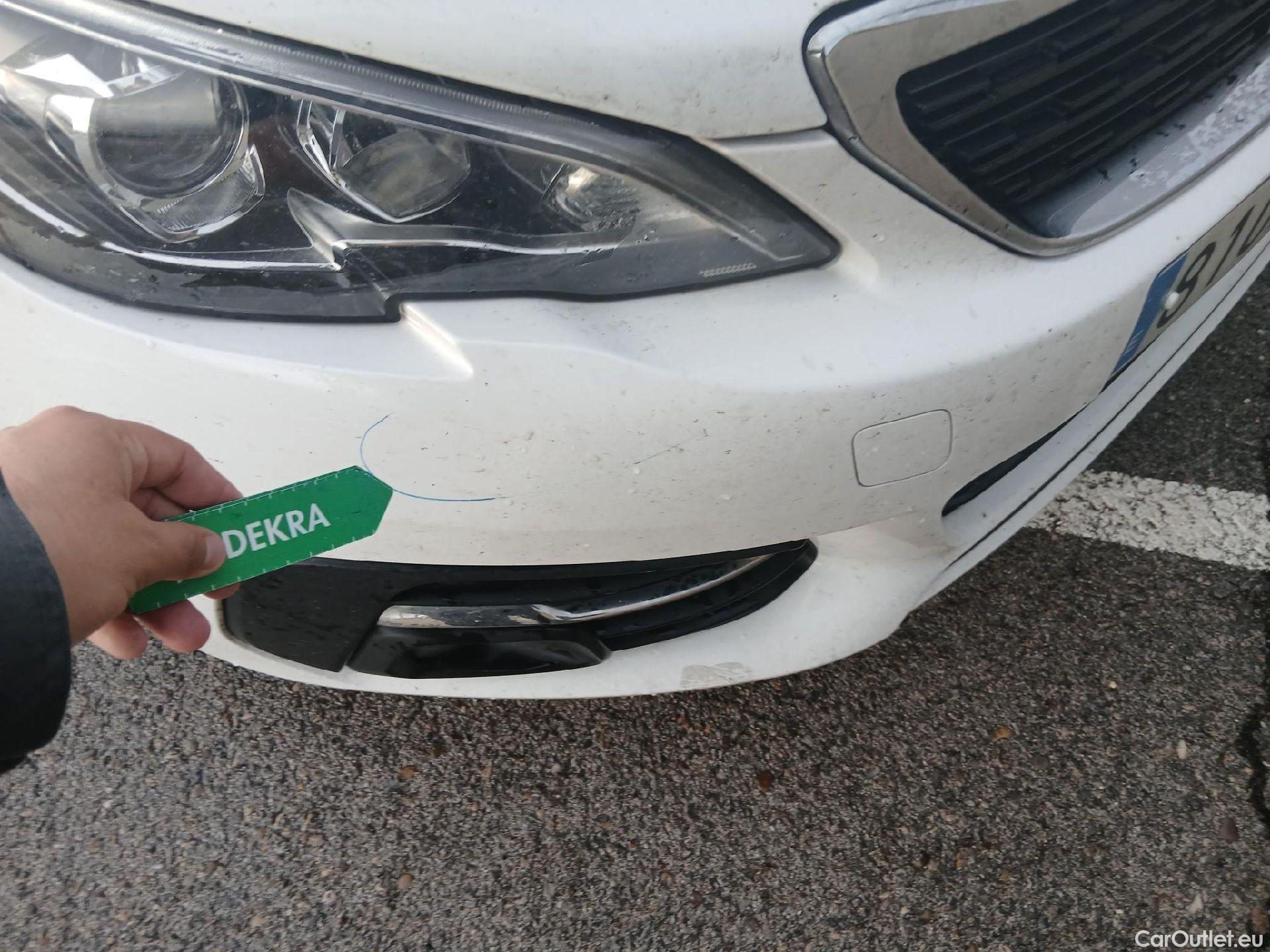  Peugeot  308 PEUGEOT  / 2017 / 5P / berlina con portón 5p Active Pack BlueHDi 130 S&S #5