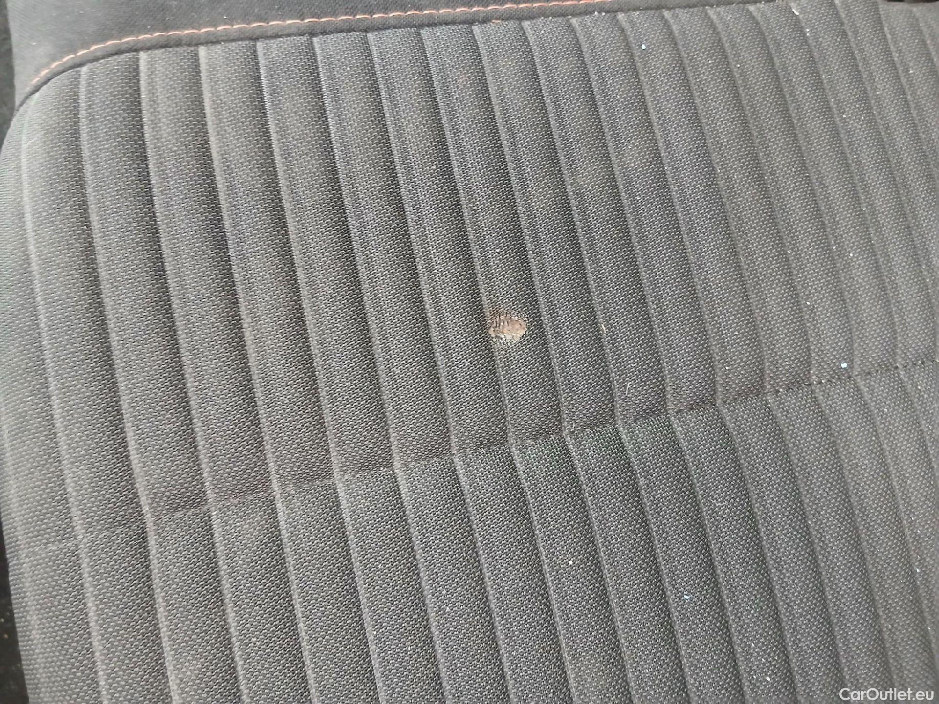  Peugeot  2008 PEUGEOT  / 2019 / 5P / todoterreno Active BlueHDI 81kW (110CV) #25