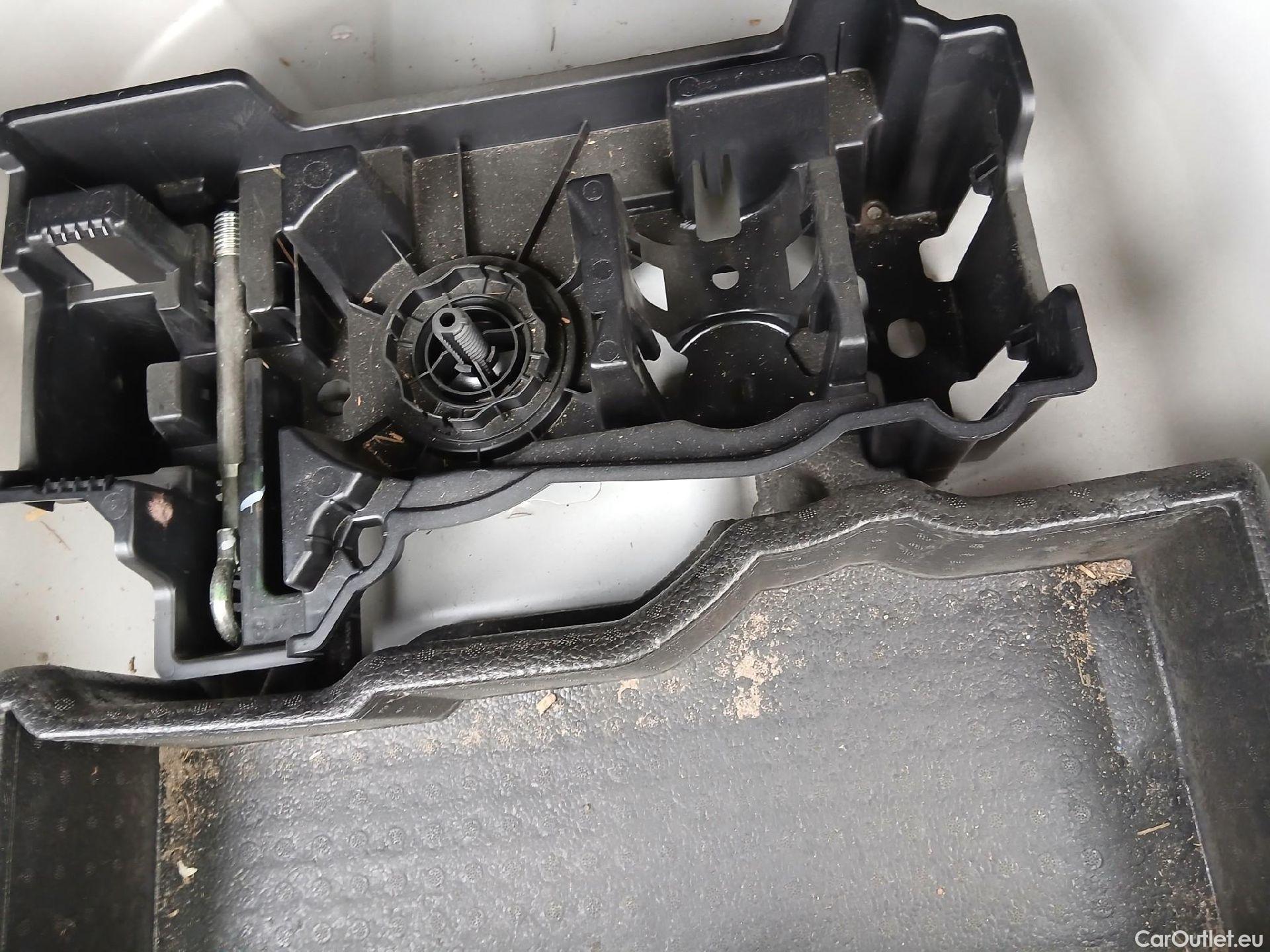  Peugeot  2008 PEUGEOT  / 2019 / 5P / todoterreno Active BlueHDI 81kW (110CV) #1