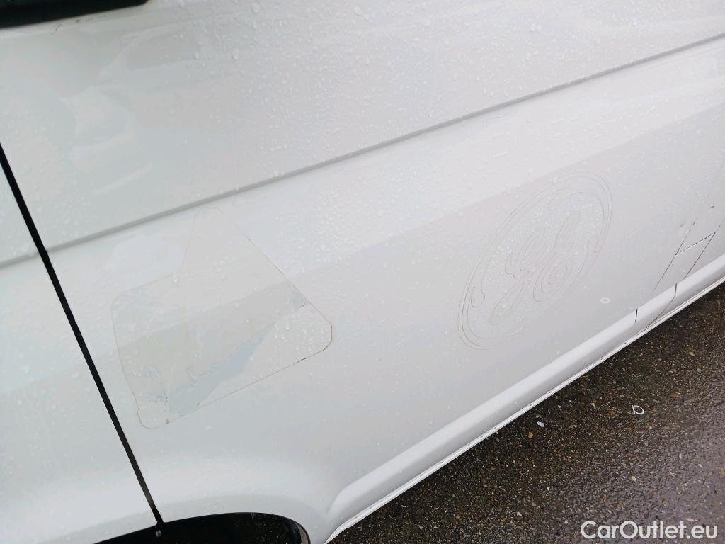  Land Rover  Discovery VOLKSWAGEN Transporter / 2020 / 4P / furgón Furgón Corto TN 2.0 TDI 110kW 4MO #29