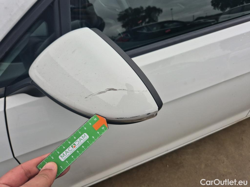  Volkswagen  Golf  VOLKSWAGEN / 2016 / 5P / berlina con portón Last Edition 1.6 TDI 85kW (115CV) #18