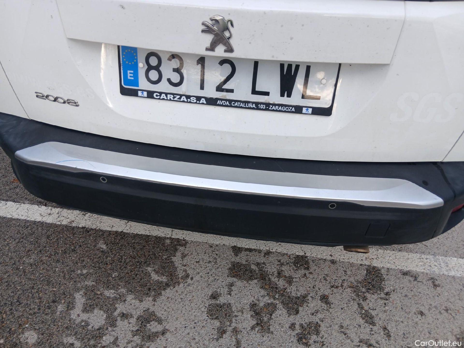  Peugeot  2008 PEUGEOT  / 2019 / 5P / todoterreno Allure BlueHDI 81kW (110CV) #16