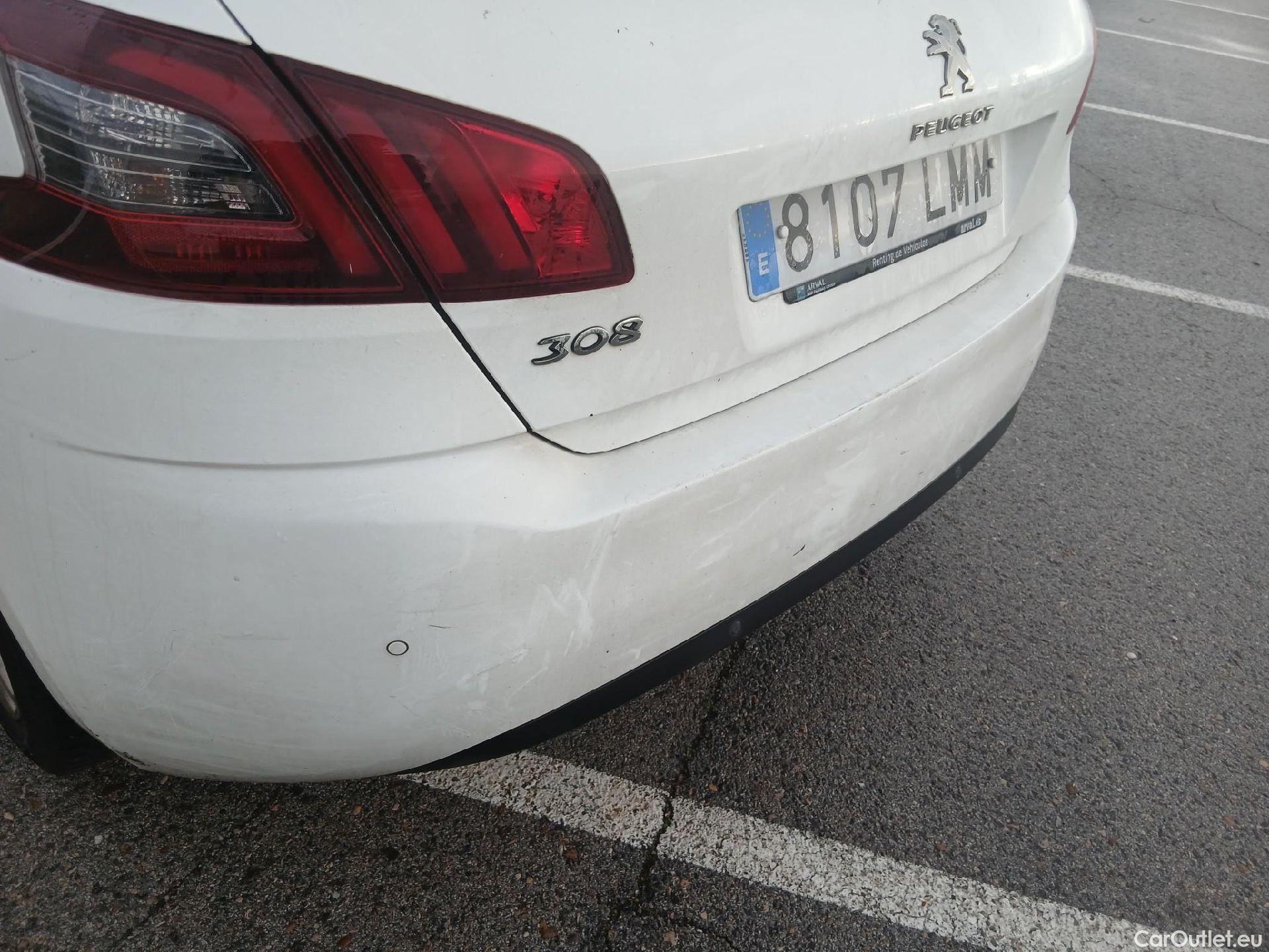  Peugeot  308 PEUGEOT  / 2017 / 5P / berlina con portón 5p Active Pack BlueHDi 130 S&S #17