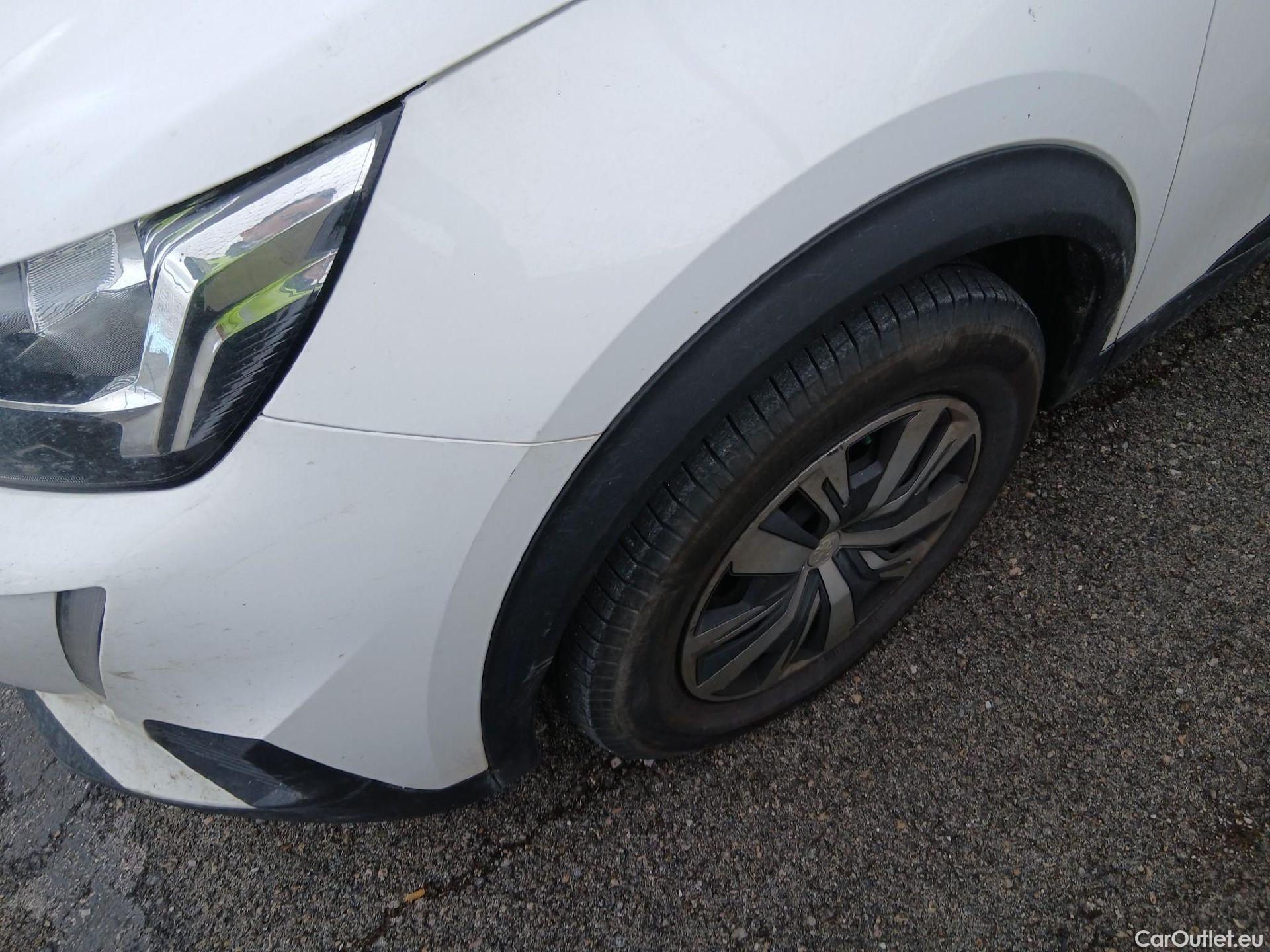  Peugeot  2008 PEUGEOT  / 2019 / 5P / todoterreno Active BlueHDI 81kW (110CV) #10