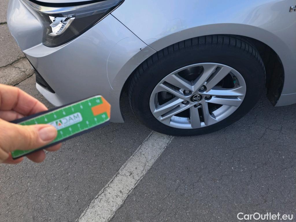  Toyota  Corolla TOYOTA  / 2019 / 5P / familiar 1.8 125H ACTIVE TECH E-CVT TOU SPORT #25