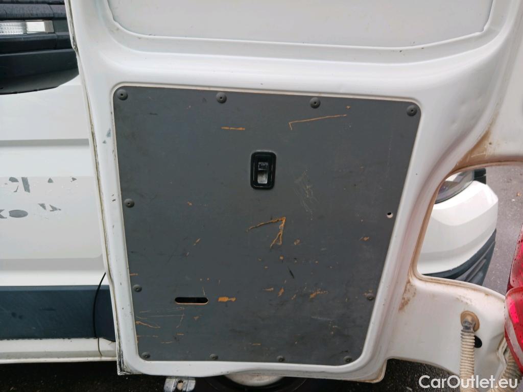  Land Rover  Discovery VOLKSWAGEN Transporter / 2020 / 4P / furgón Furgón Corto TN 2.0 TDI 110kW 4MO #24