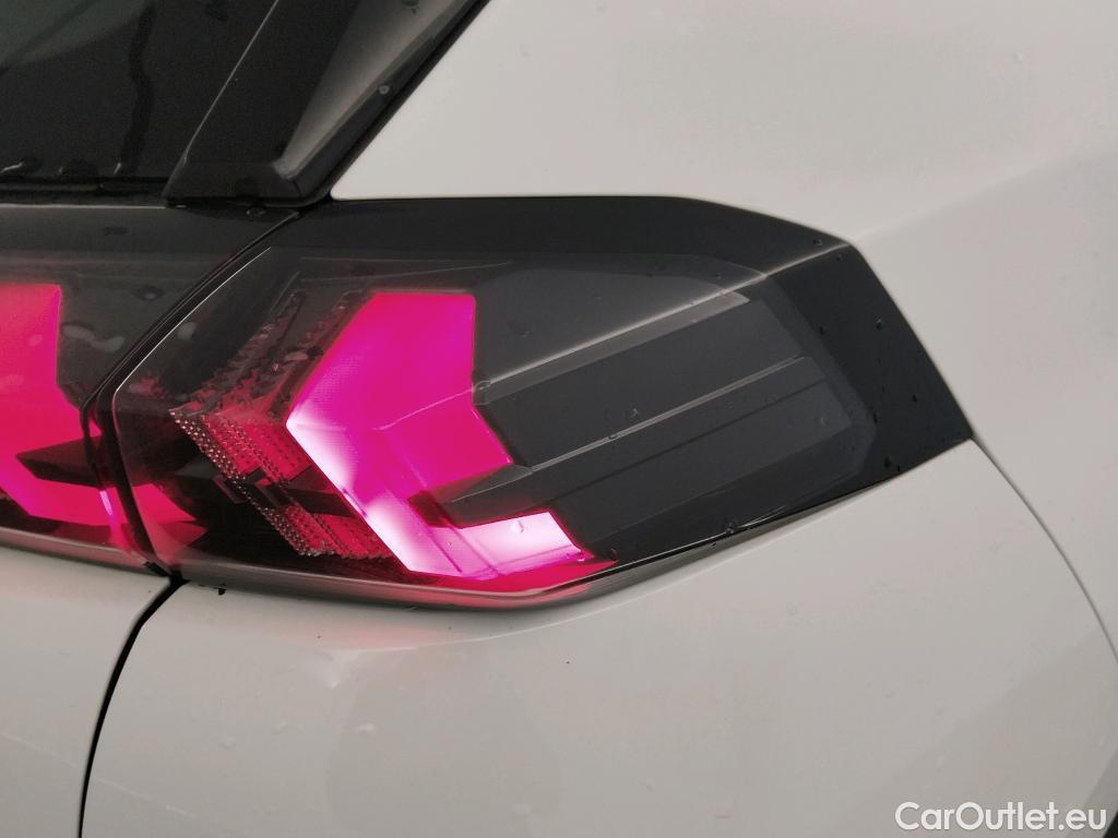  Peugeot  2008 PEUGEOT  / 2019 / 5P / todoterreno Active Puretech 100 S&S BVM6 #1