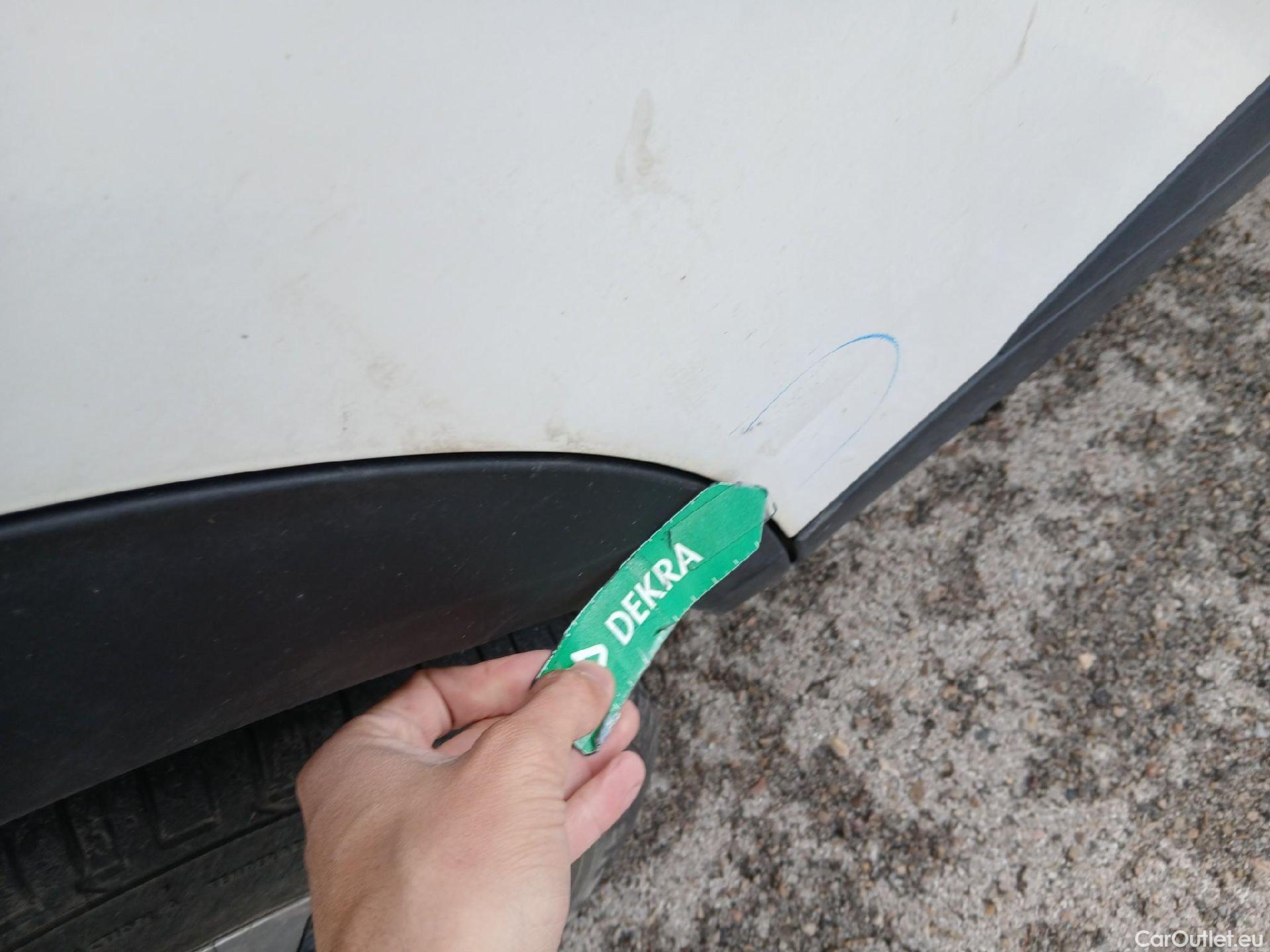  Peugeot  2008 PEUGEOT  / 2019 / 5P / todoterreno Active BlueHDI 81kW (110CV) #38