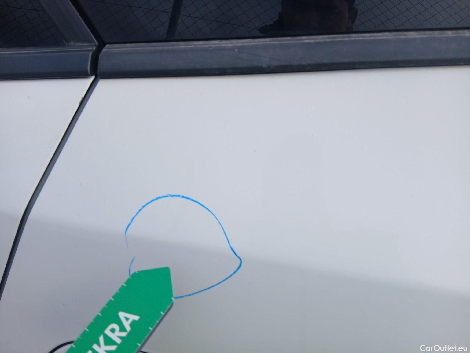  Peugeot  2008 PEUGEOT  / 2019 / 5P / todoterreno Allure BlueHDI 81kW (110CV) #8