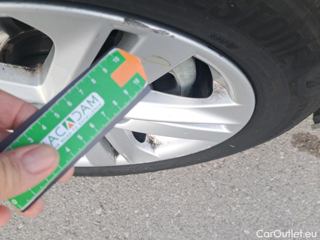  Toyota  Corolla TOYOTA  / 2019 / 5P / familiar 1.8 125H ACTIVE TECH E-CVT TOU SPORT #28