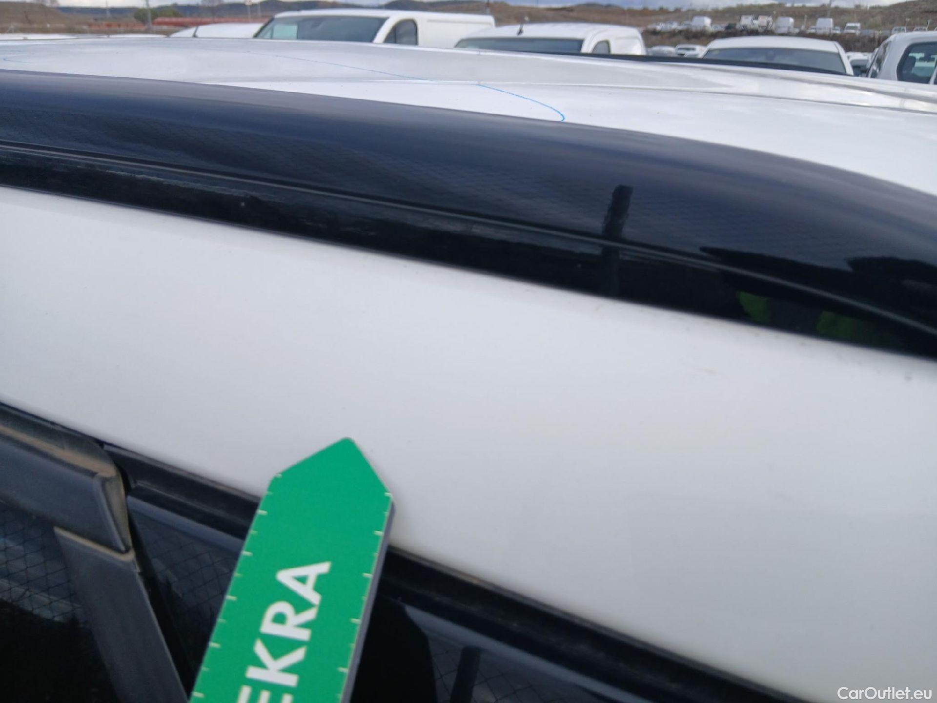  Peugeot  2008 PEUGEOT  / 2019 / 5P / todoterreno Allure BlueHDI 81kW (110CV) #11