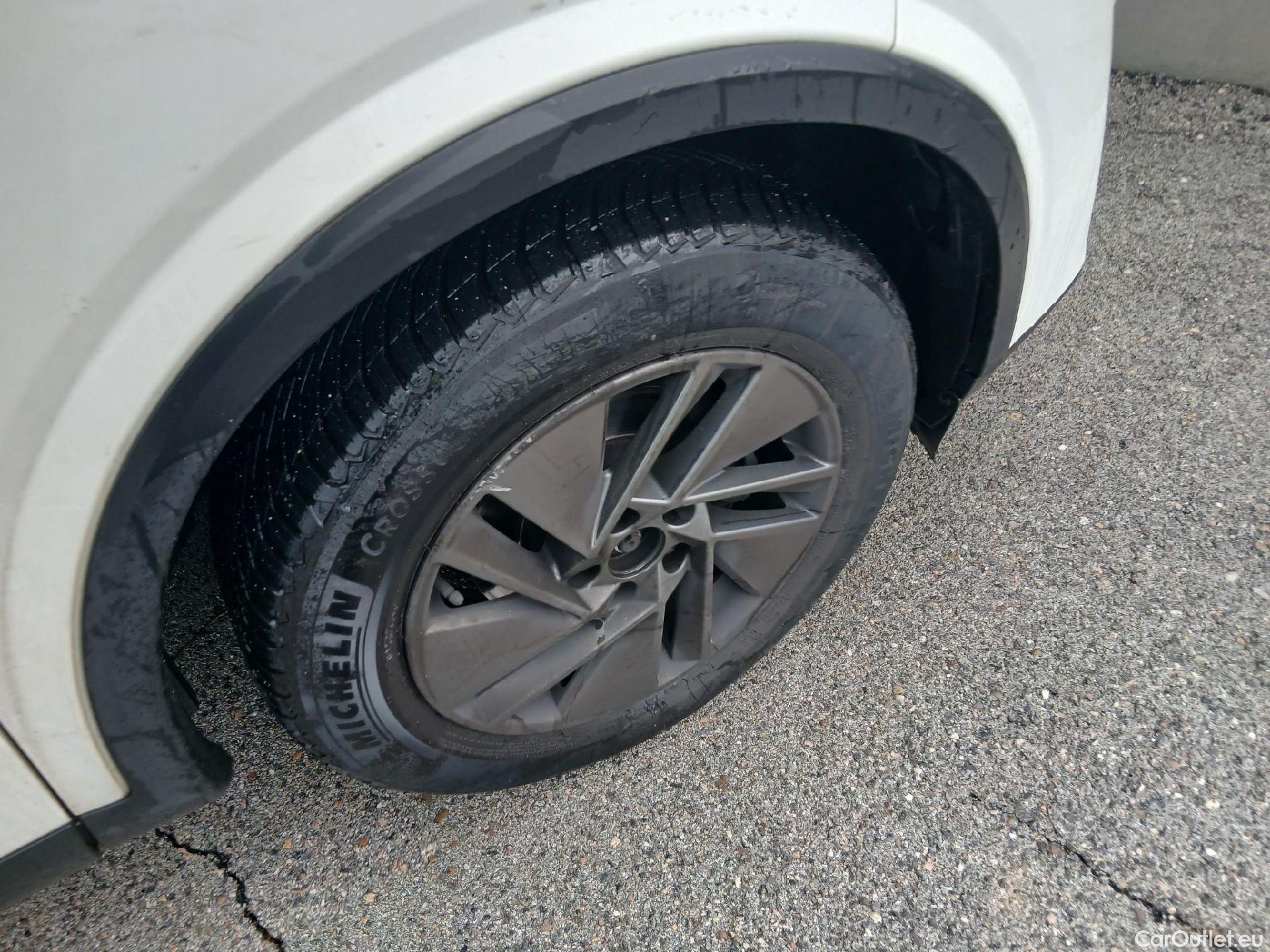  Nissan  Qashqai NISSAN  / 2021 / 5P / todoterreno DIG-T 103kW (140CV) mHEV 4x2 Acenta #5