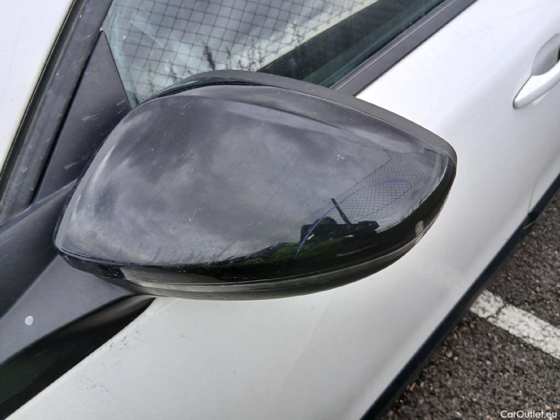  Peugeot  2008 PEUGEOT  / 2019 / 5P / todoterreno Active BlueHDI 81kW (110CV) #14