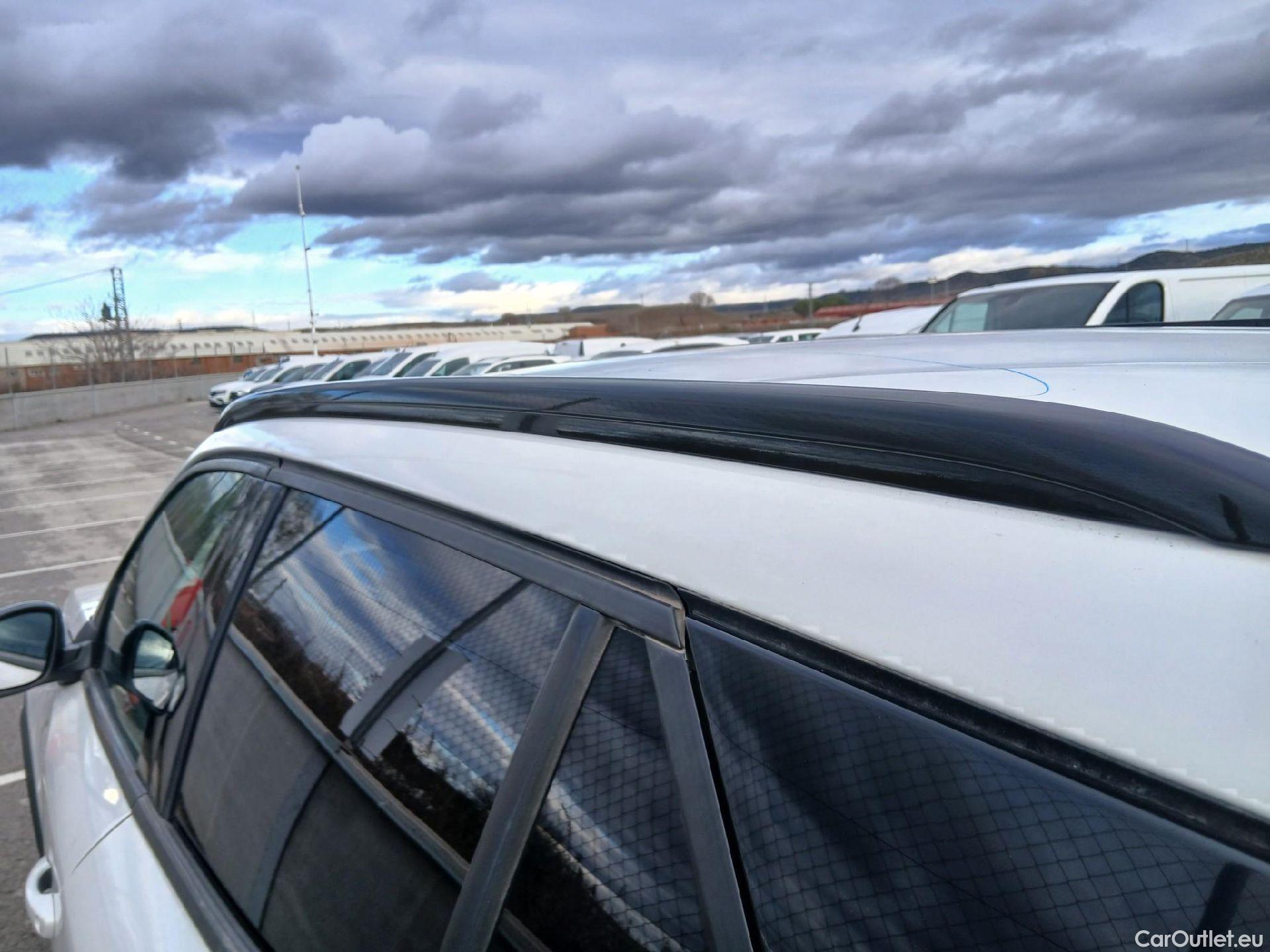  Peugeot  2008 PEUGEOT  / 2019 / 5P / todoterreno Allure BlueHDI 81kW (110CV) #12