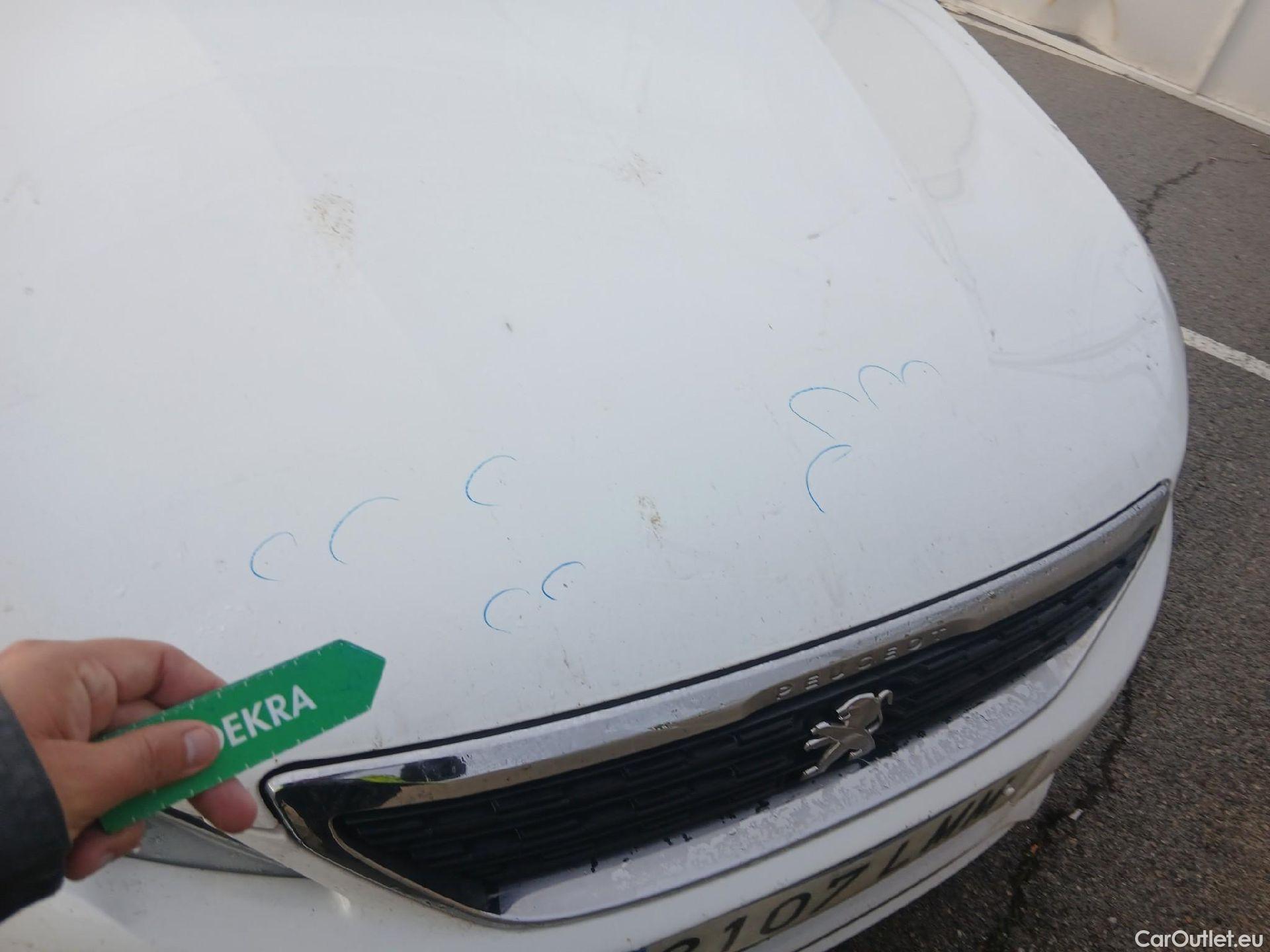  Peugeot  308 PEUGEOT  / 2017 / 5P / berlina con portón 5p Active Pack BlueHDi 130 S&S #8