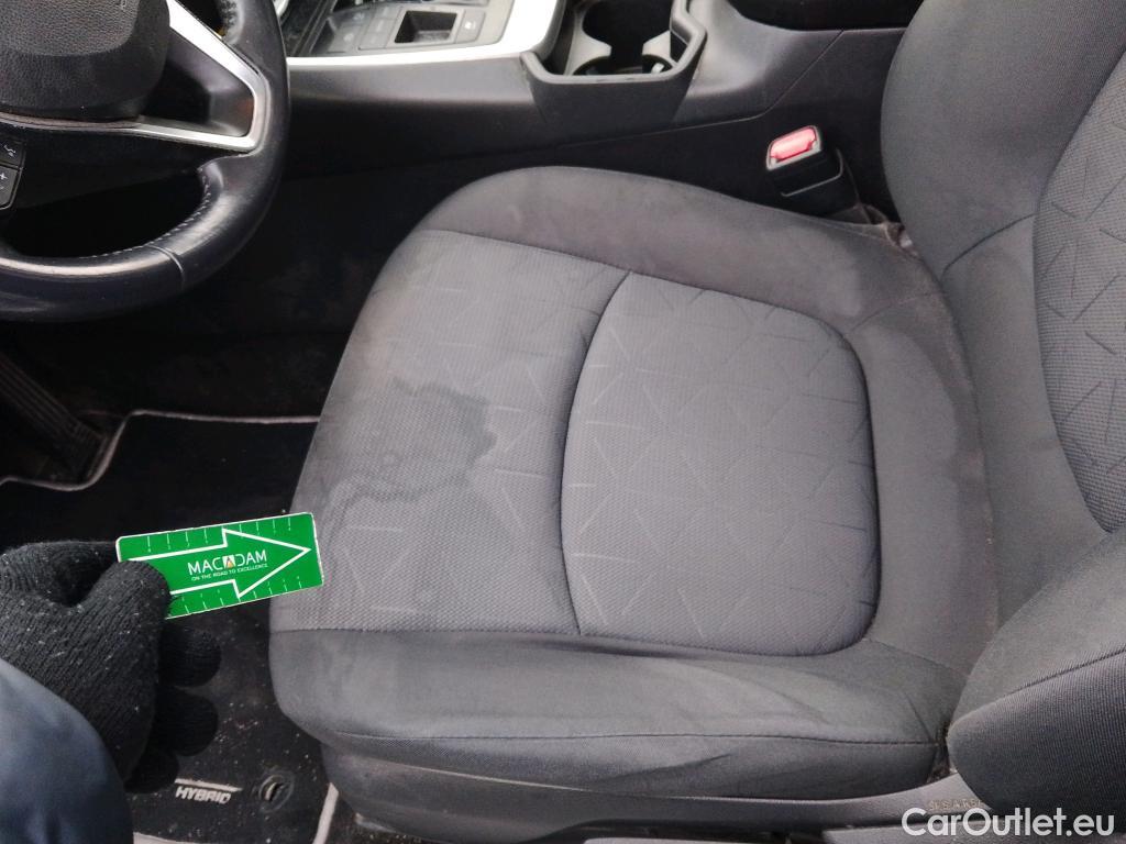  Toyota  RAV4 TOYOTA  / 2018 / 5P / todoterreno 2.5l 220H Advance #3