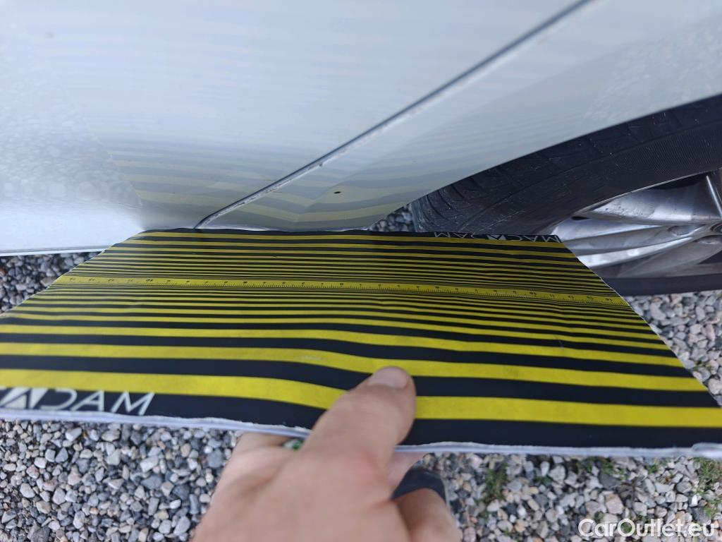  Volkswagen  Golf  VOLKSWAGEN / 2016 / 5P / berlina con portón Ready2Go 1.6 TDI 85kW (115CV) #2