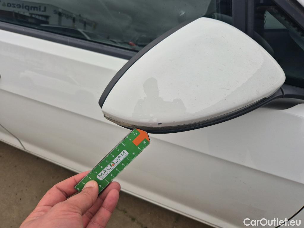  Volkswagen  Golf  VOLKSWAGEN / 2016 / 5P / berlina con portón Last Edition 1.6 TDI 85kW (115CV) #33