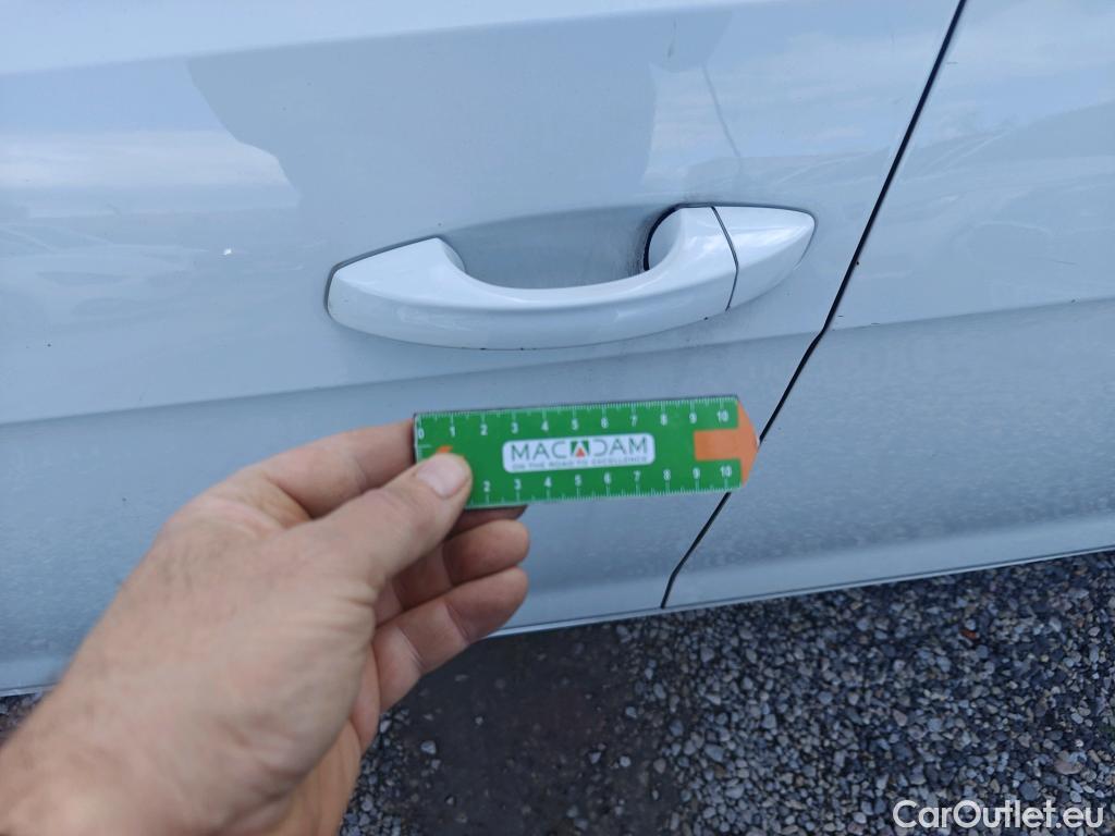  Volkswagen  Golf  VOLKSWAGEN / 2016 / 5P / berlina con portón Ready2Go 1.6 TDI 85kW (115CV) #24