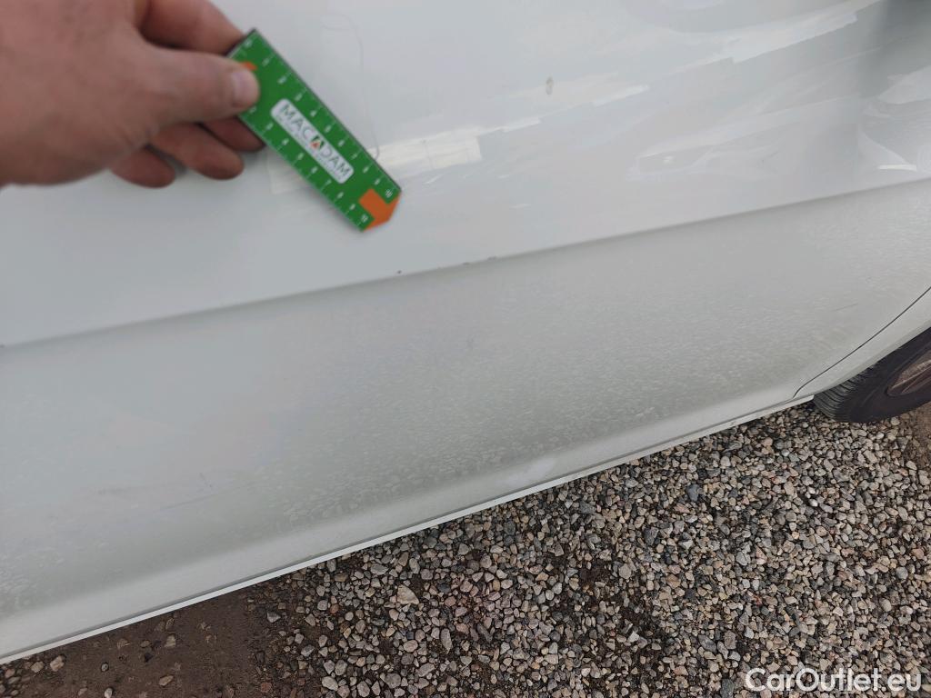  Volkswagen  Golf  VOLKSWAGEN / 2016 / 5P / berlina con portón Ready2Go 1.6 TDI 85kW (115CV) #11