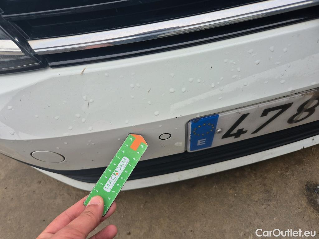  Volkswagen  Golf  VOLKSWAGEN / 2016 / 5P / berlina con portón Last Edition 1.6 TDI 85kW (115CV) #27