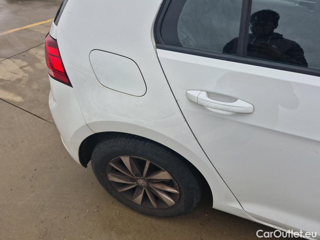  Volkswagen  Golf  VOLKSWAGEN / 2016 / 5P / berlina con portón Last Edition 1.6 TDI 85kW (115CV) #34