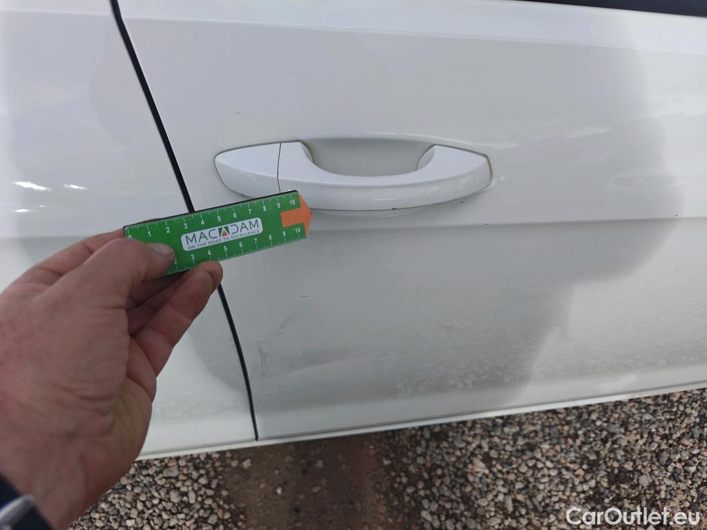  Volkswagen  Golf  VOLKSWAGEN / 2016 / 5P / berlina con portón Ready2Go 1.6 TDI 85kW (115CV) #27