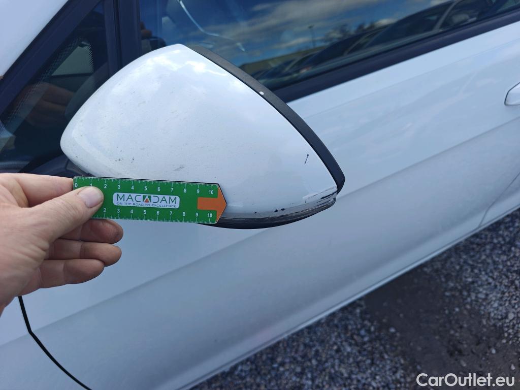  Volkswagen  Golf  VOLKSWAGEN / 2016 / 5P / berlina con portón Ready2Go 1.6 TDI 85kW (115CV) #21