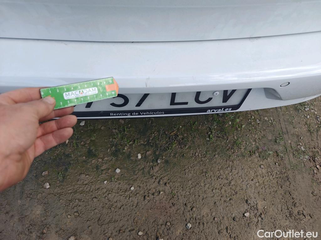  Volkswagen  Golf  VOLKSWAGEN / 2016 / 5P / berlina con portón Ready2Go 1.6 TDI 85kW (115CV) #32