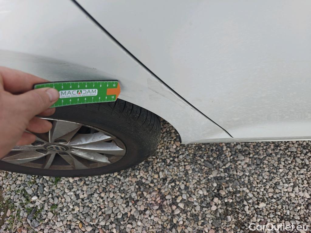  Volkswagen  Golf  VOLKSWAGEN / 2016 / 5P / berlina con portón Ready2Go 1.6 TDI 85kW (115CV) #5