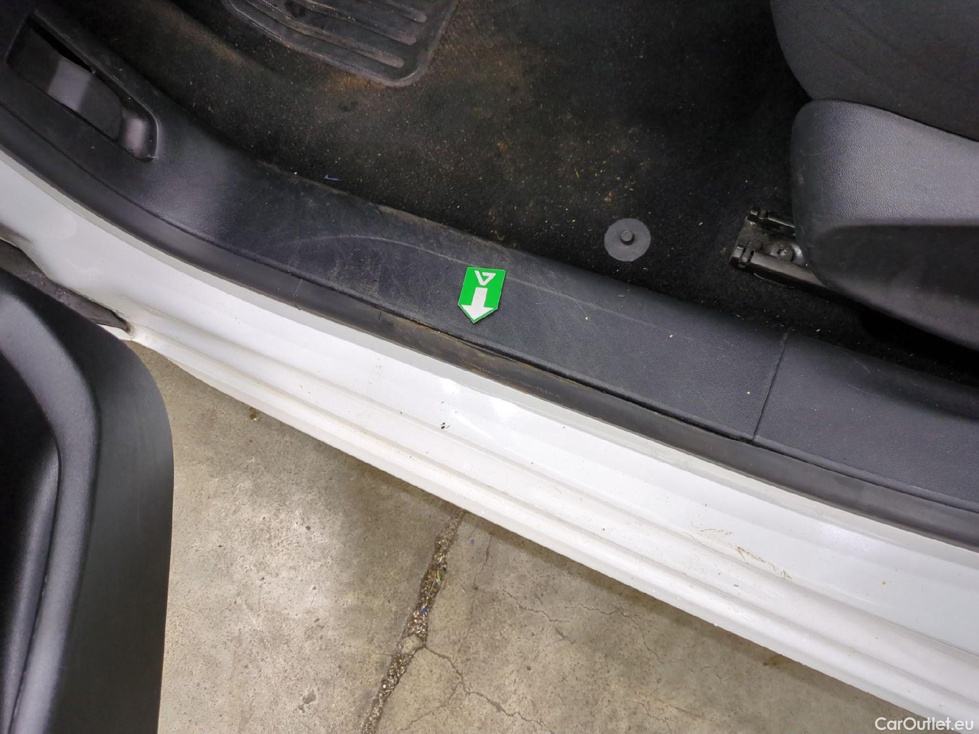  Peugeot  208  Active Business 1.2 80CV BVM5 E6dT #2