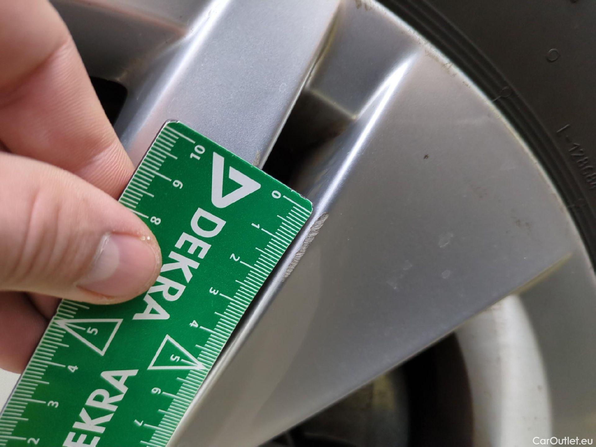  Volkswagen  Golf  VOLKSWAGEN / 2020 / 5P / Berline 1.0 eTSI OPF 110 DSG7 Life Business #2