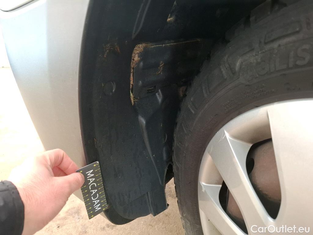  Renault  Trafic RENAULT  VU 4p Fourgon FG GCF L1H1 1000 dCi 95 E6 #26