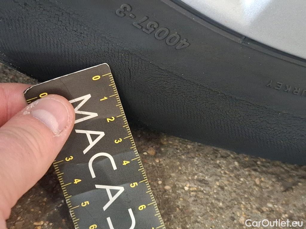  Toyota  Corolla TOYOTA  Touring Sports / 2018 / 5P / Break Hybride 122h Dynamic Business #25