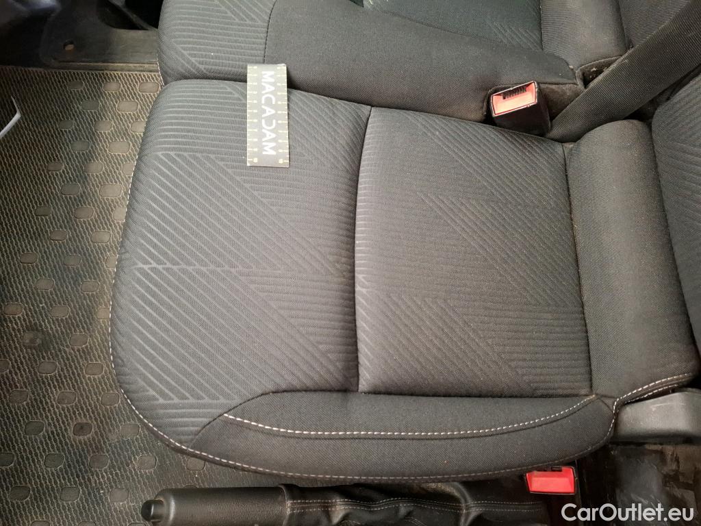  Renault  Trafic RENAULT  VU 4p Fourgon FG GCF L1H1 1000 dCi 95 E6 #50