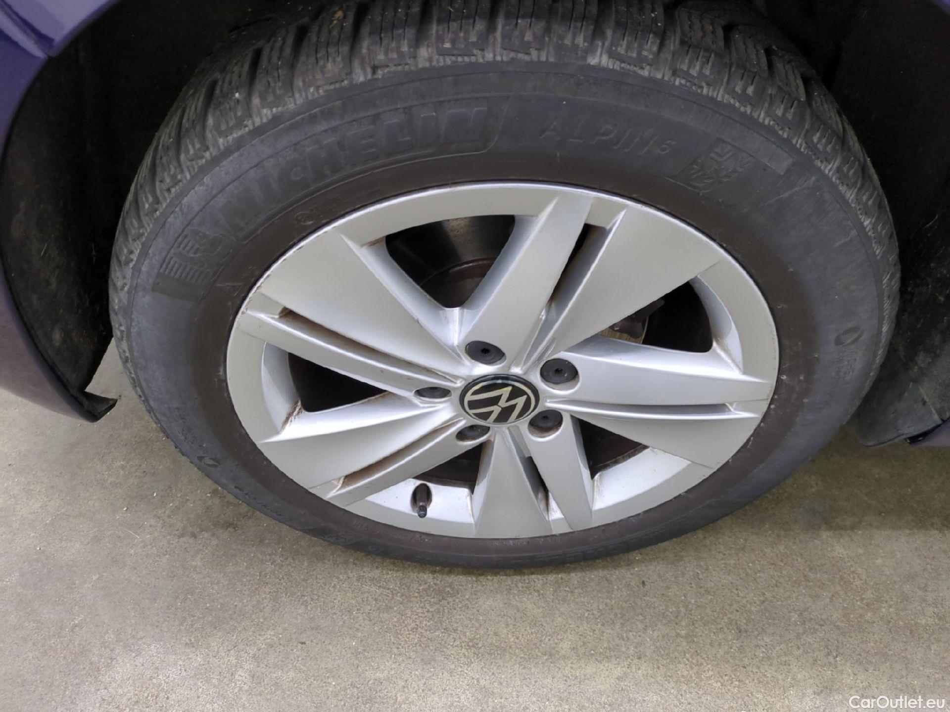  Volkswagen  Golf  VOLKSWAGEN / 2020 / 5P / Berline 1.0 eTSI OPF 110 DSG7 Life Business #9