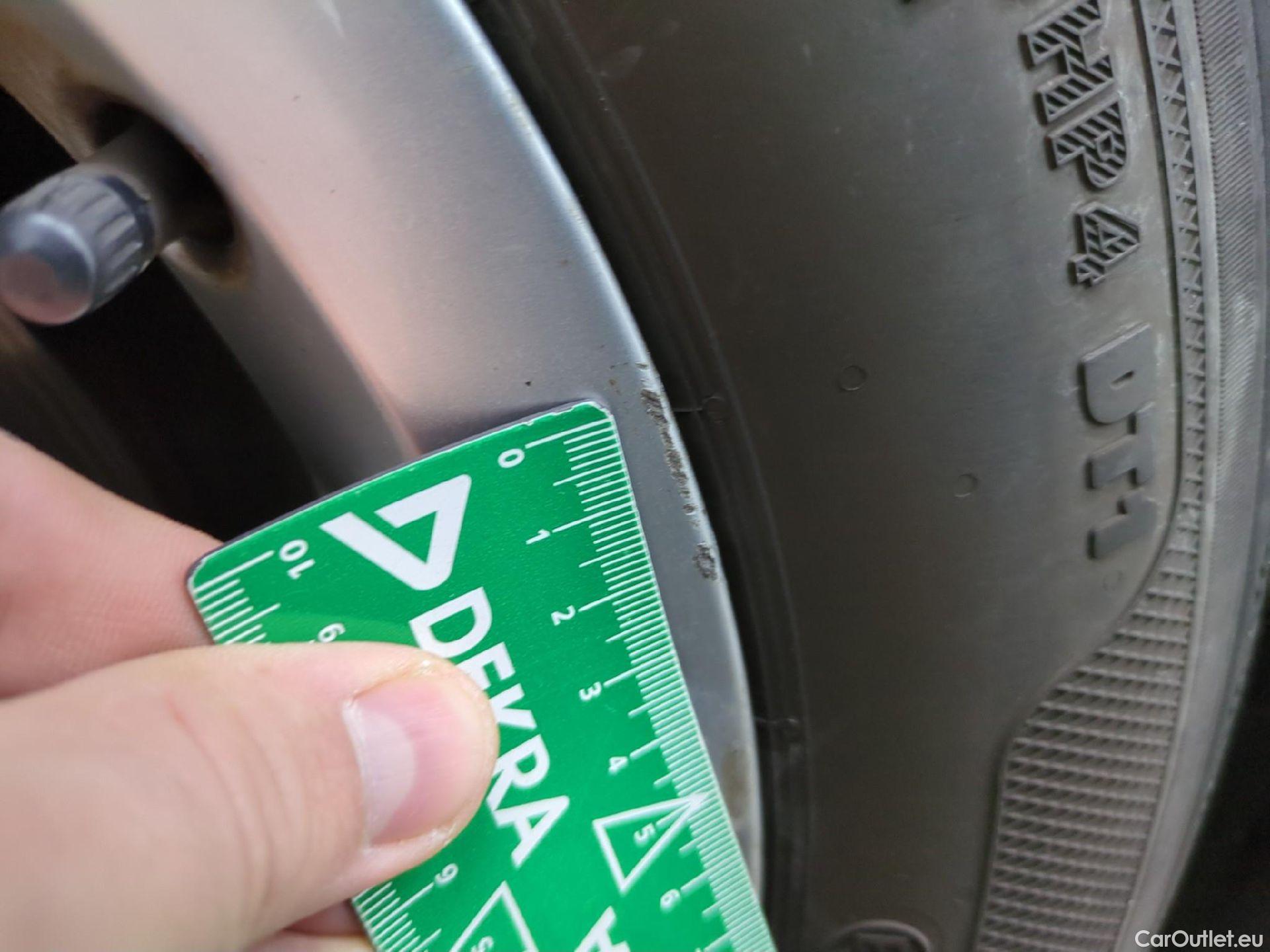  Volkswagen  Golf  VOLKSWAGEN / 2020 / 5P / Berline 1.0 eTSI OPF 110 DSG7 Life Business #6