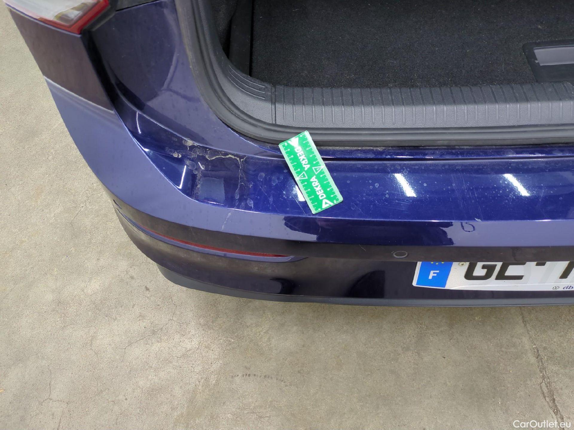  Volkswagen  Golf  VOLKSWAGEN / 2020 / 5P / Berline 1.0 eTSI OPF 110 DSG7 Life Business #16