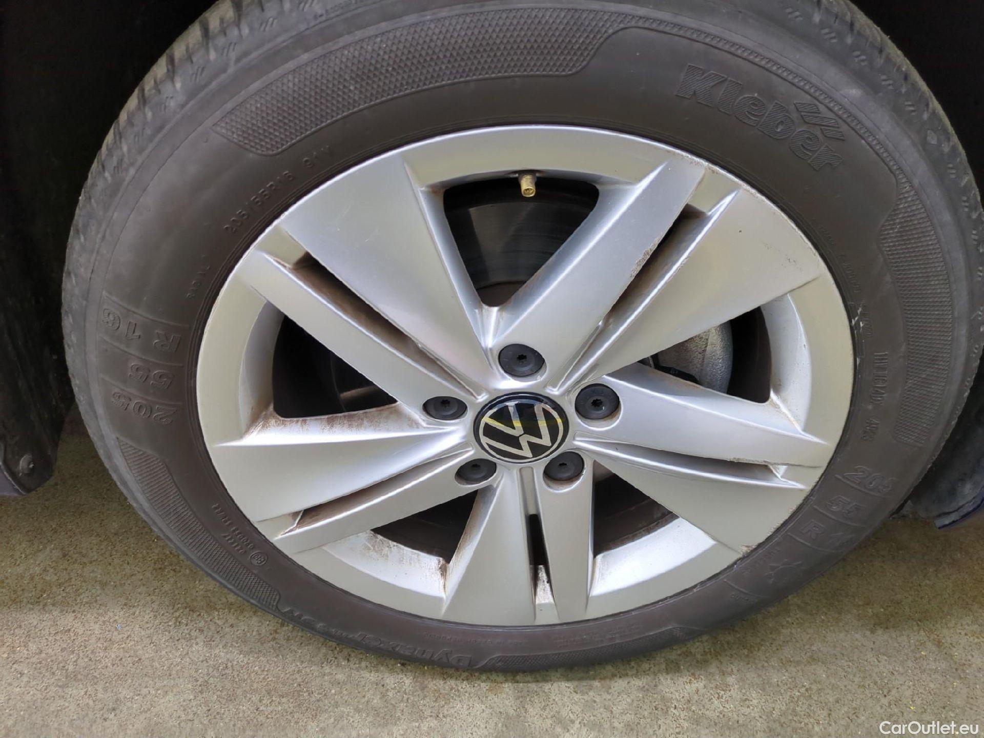  Volkswagen  Golf  VOLKSWAGEN / 2020 / 5P / Berline 1.0 eTSI OPF 110 DSG7 Life Business #3