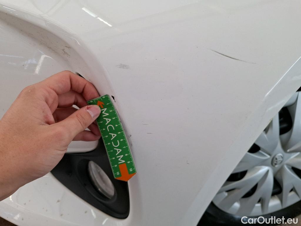  Toyota  Yaris TOYOTA  Hybride / 2019 / 5P / Berline Hybride 116h Dynamic Business Beyond Zer #24