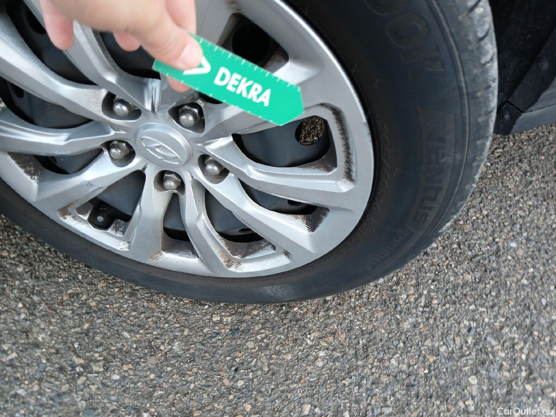  Hyundai  Konna HYUNDAI Kona / 2020 / 5P / todoterreno 1.0 TGDI Klass 4X2 #10