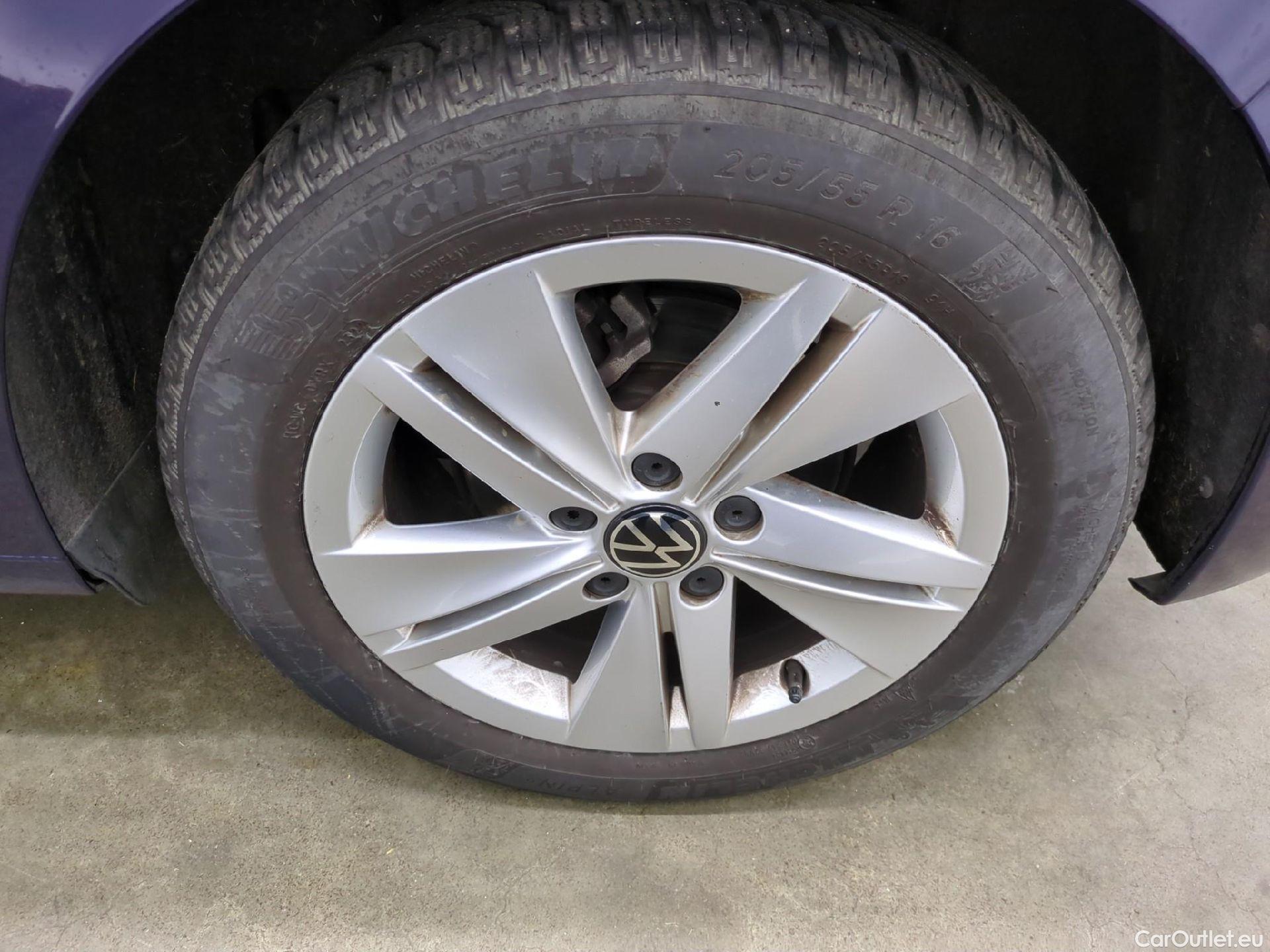  Volkswagen  Golf  VOLKSWAGEN / 2020 / 5P / Berline 1.0 eTSI OPF 110 DSG7 Life Business #8