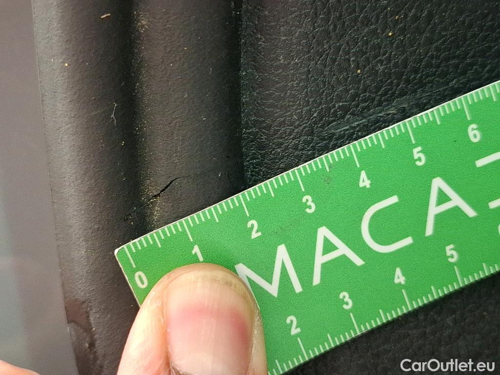  Volkswagen  Passat VOLKSWAGEN  SW / 2019 / 5P / Break 2.0 TDI 150 SCR DSG7 SW ELEGANCE #9