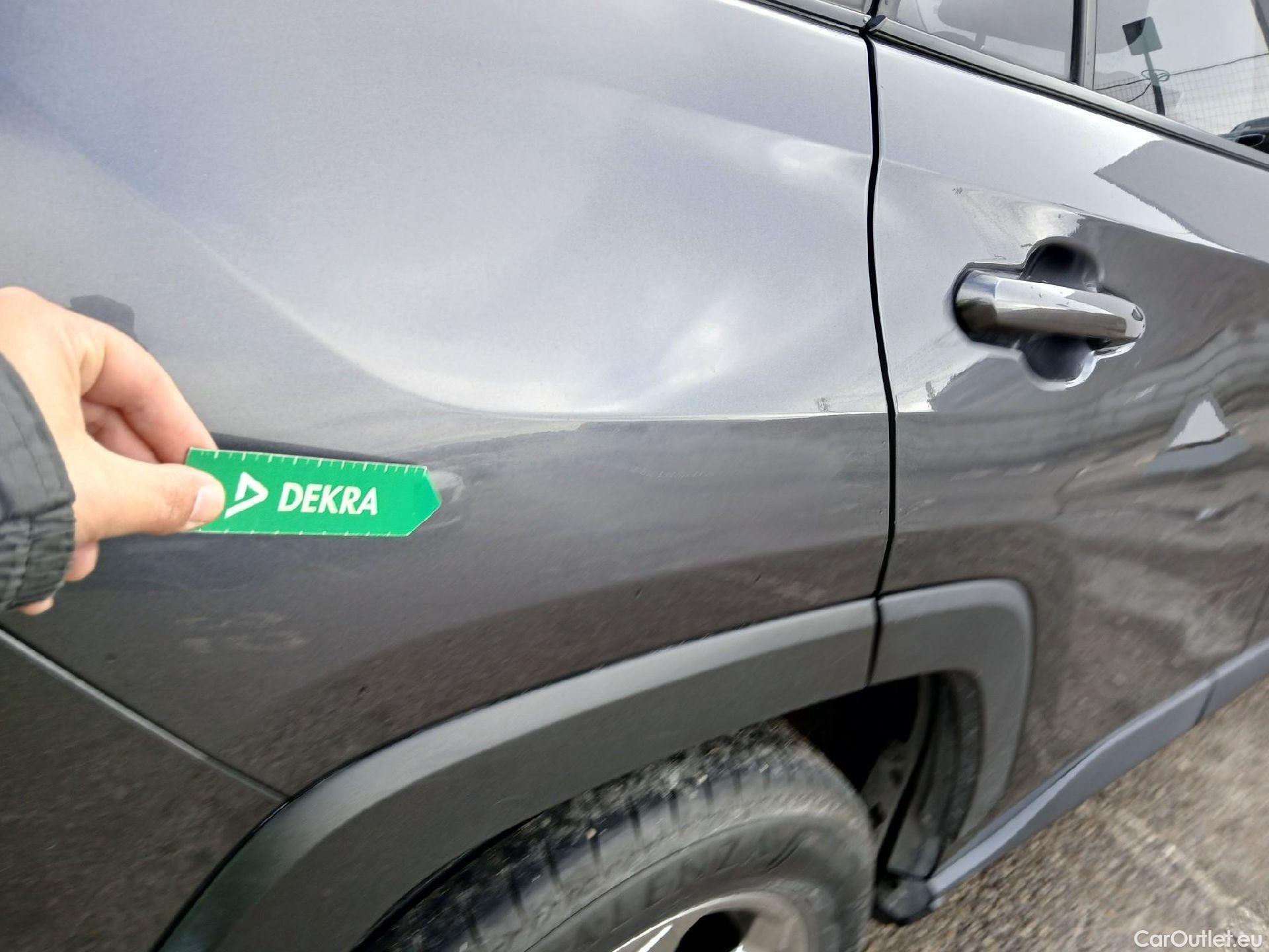  Toyota  RAV4 TOYOTA  / 2018 / 5P / todoterreno 2.5l 220H Advance #17