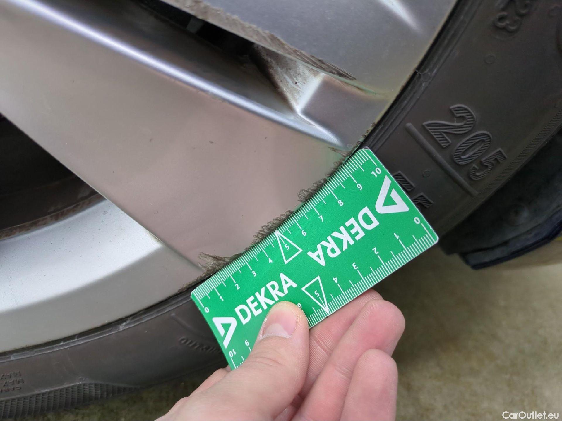  Volkswagen  Golf  VOLKSWAGEN / 2020 / 5P / Berline 1.0 eTSI OPF 110 DSG7 Life Business #5