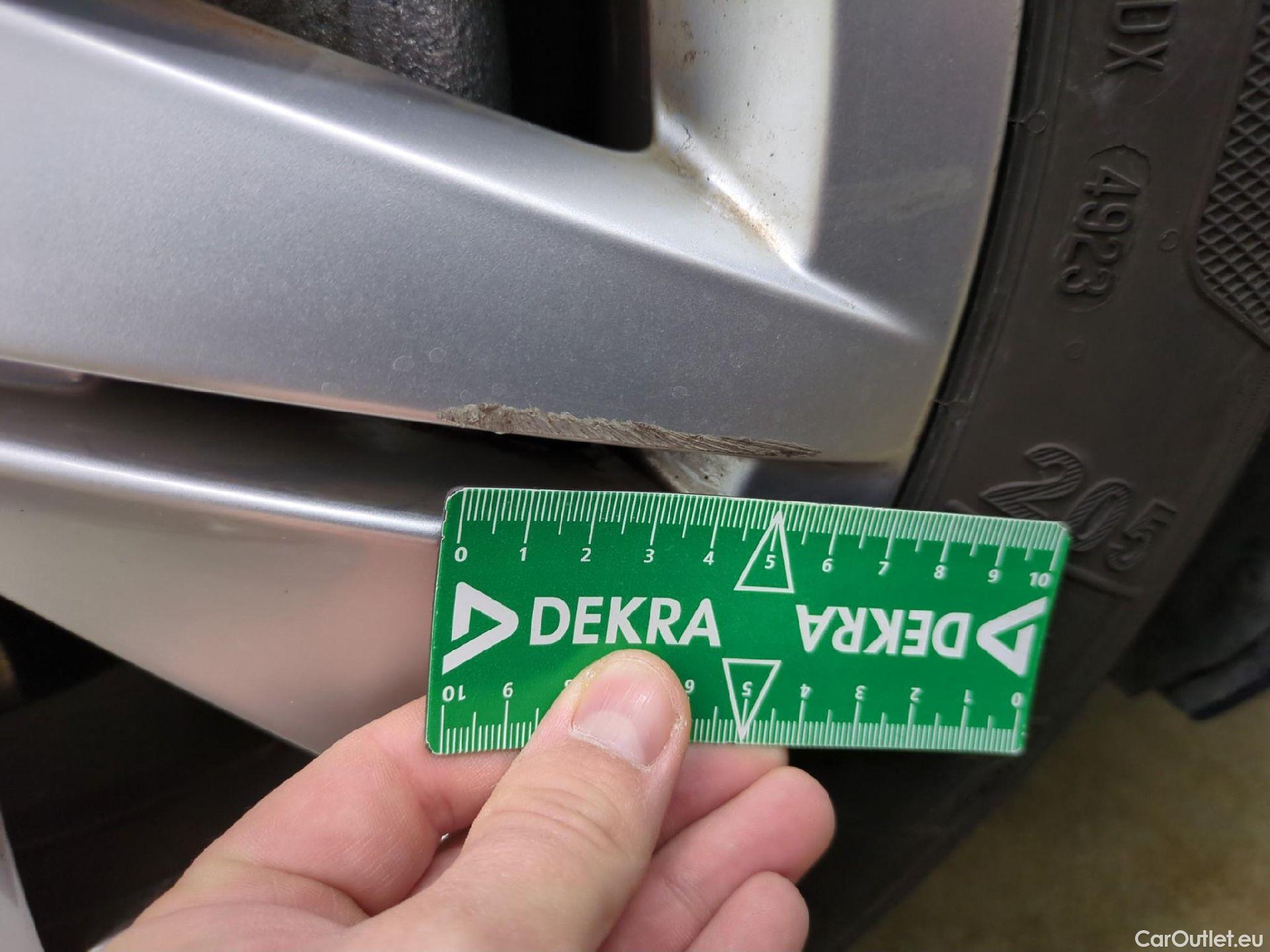  Volkswagen  Golf  VOLKSWAGEN / 2020 / 5P / Berline 1.0 eTSI OPF 110 DSG7 Life Business #1