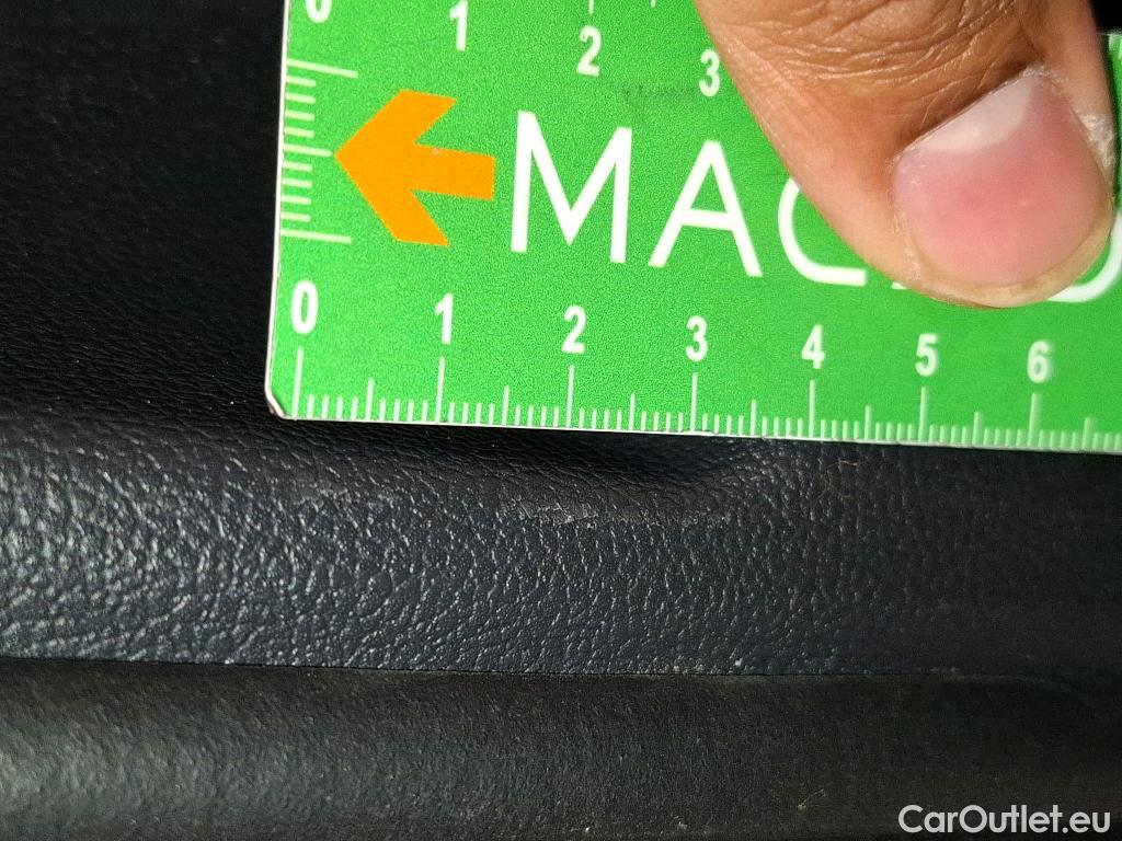  Volkswagen  Passat VOLKSWAGEN  SW / 2019 / 5P / Break 2.0 TDI 150 SCR DSG7 SW ELEGANCE #13