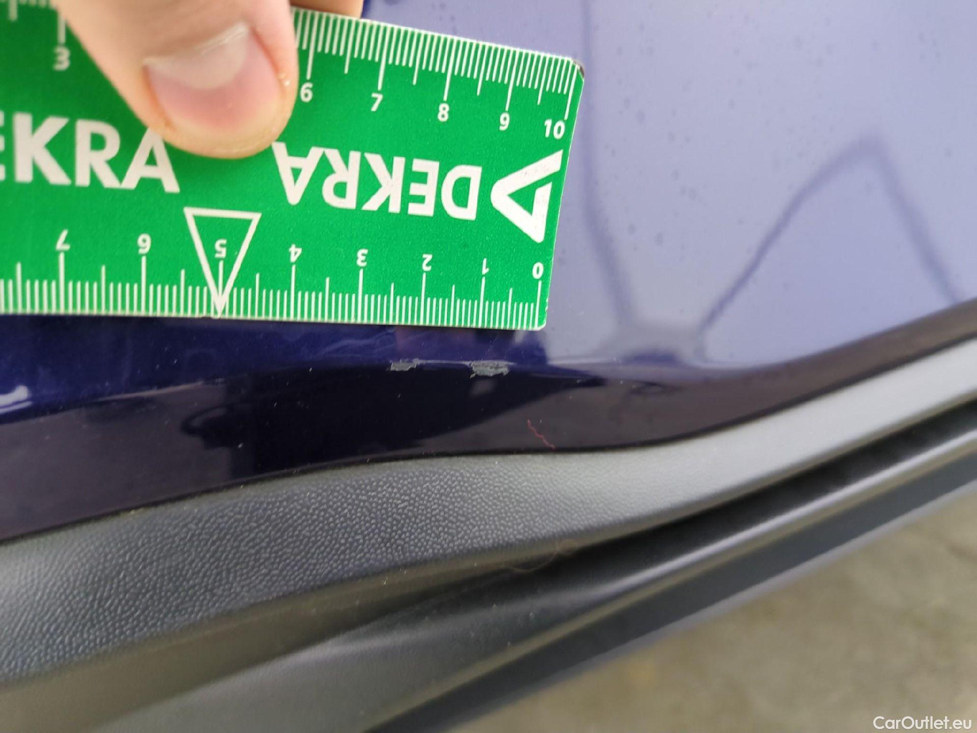  Volkswagen  Golf  VOLKSWAGEN / 2020 / 5P / Berline 1.0 eTSI OPF 110 DSG7 Life Business #15