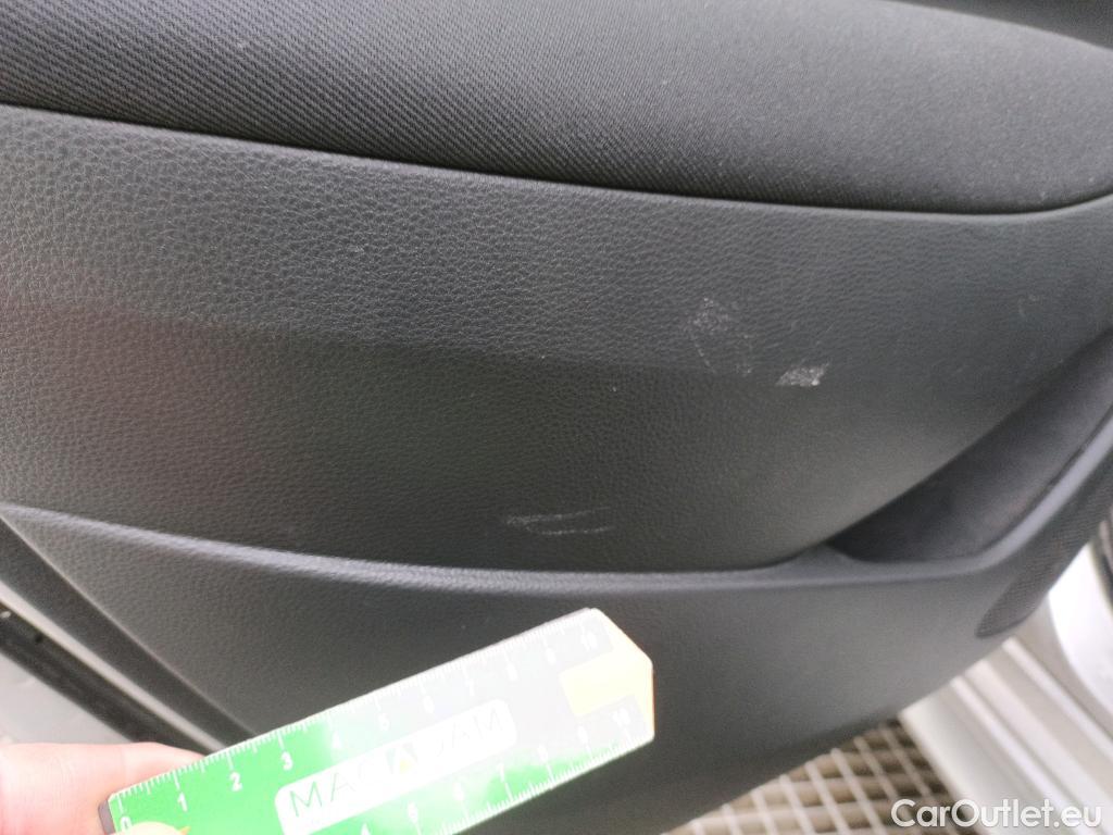  Toyota  Corolla TOYOTA  / 2019 / 5P / familiar 1.8 125H BUSINESS E-CVT TOURING SPORT #24