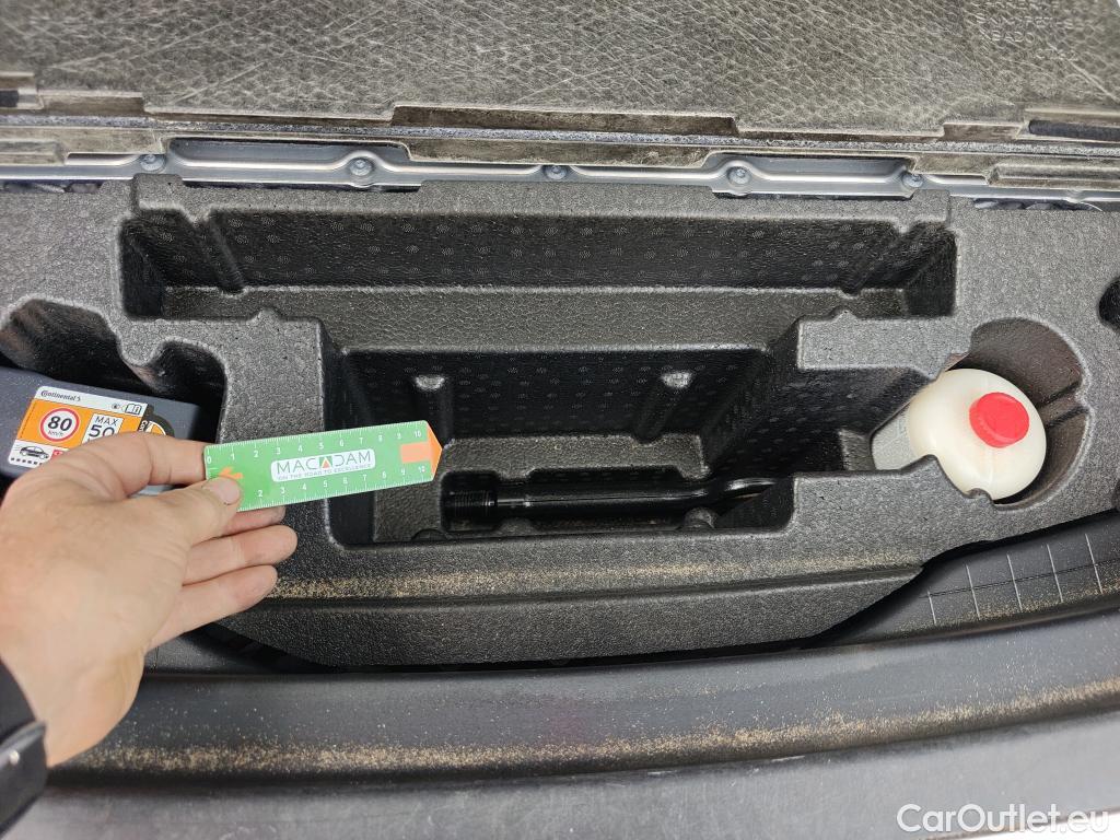  Land Rover  Range Rover LAND ROVER  Velar / 2017 / 5P / todoterreno 2.0 I4 PHEV 297kW (404CV) S 4WD Auto #3